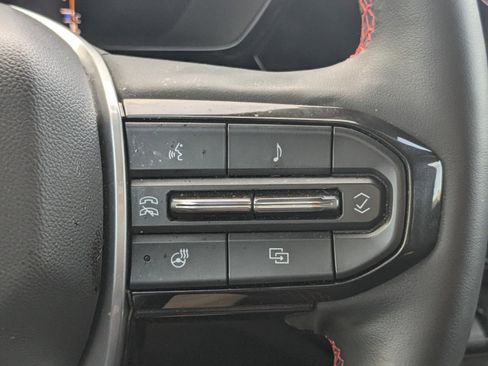 Used 2023 Chevrolet Colorado Z71 w/ Z71 Convenience Package 2 image 21