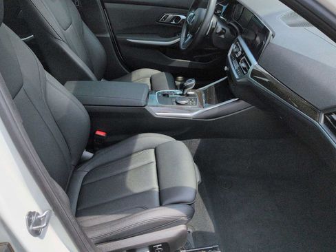 Used 2021 BMW 330i xDrive Sedan w/ M Sport Package AWD/4WD image 24