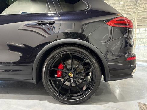 Used 2015 Porsche Cayenne Turbo image 82