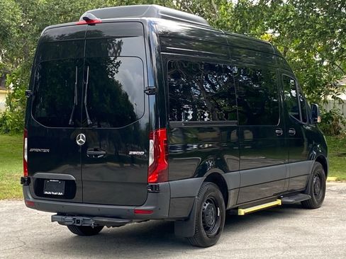 Used 2024 Mercedes-Benz Sprinter 2500 image 7