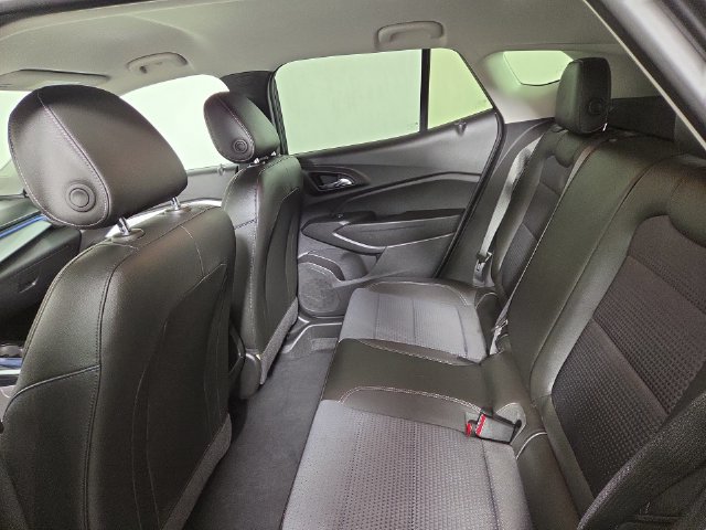 Used 2025 Chevrolet Trax LT FWD image 16