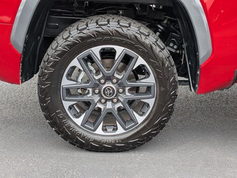 Used 2024 Toyota Tundra Limited AWD/4WD image 13