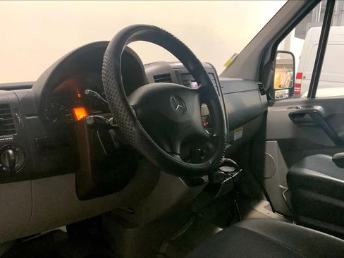 Used 2016 Mercedes-Benz Sprinter 2500 image 12