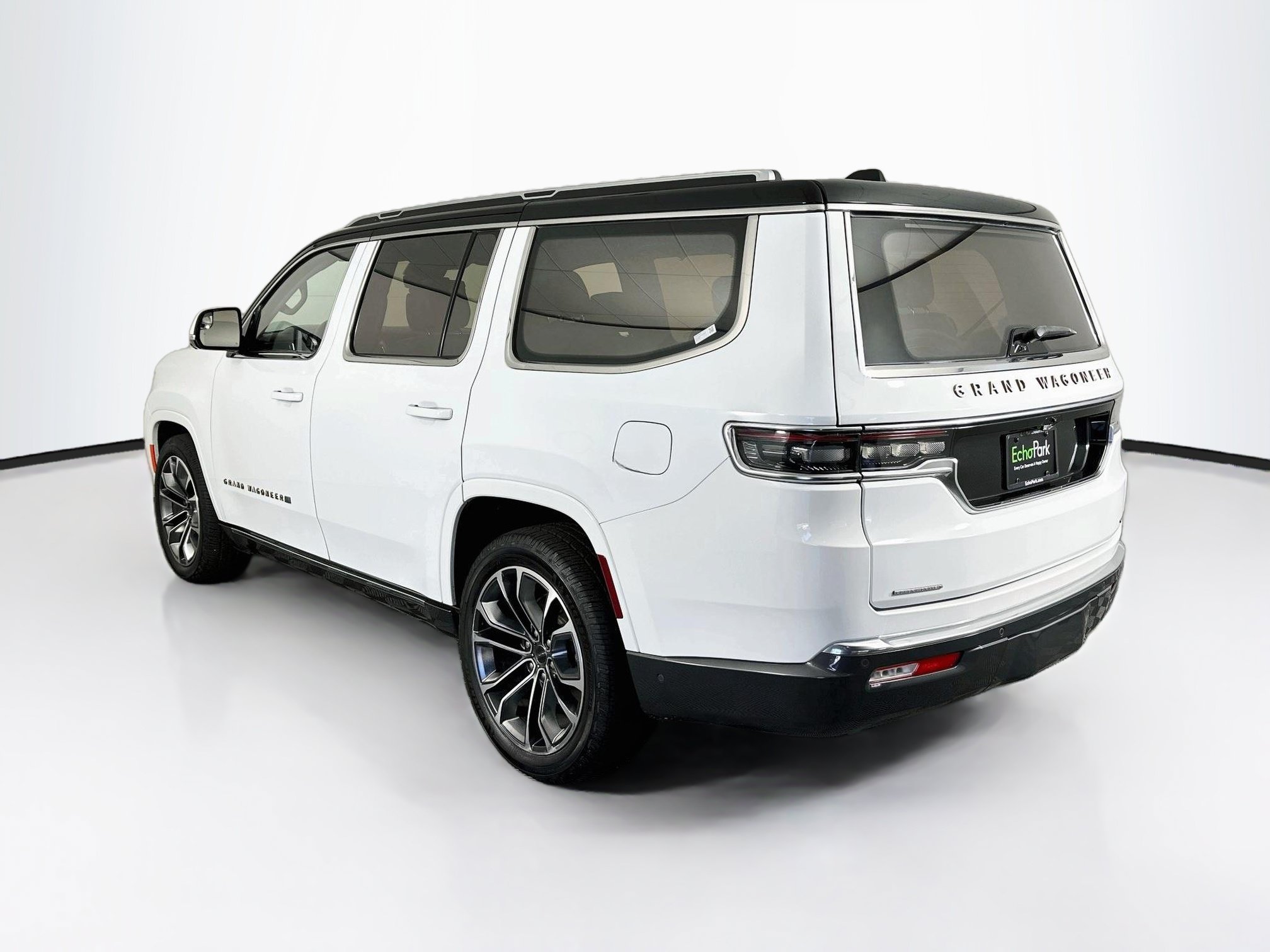 Used 2022 Jeep Grand Wagoneer Series III AWD/4WD image 5
