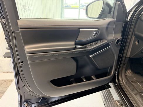 Used 2025 Ford Expedition Platinum AWD/4WD image 8