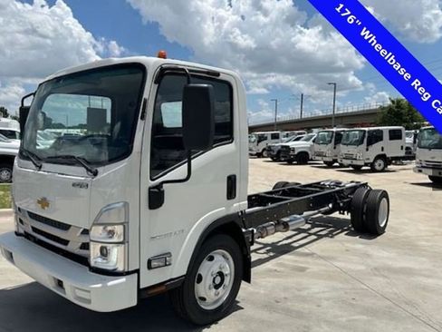 New 2025 Chevrolet Low Cab Forward 5500XG image 2