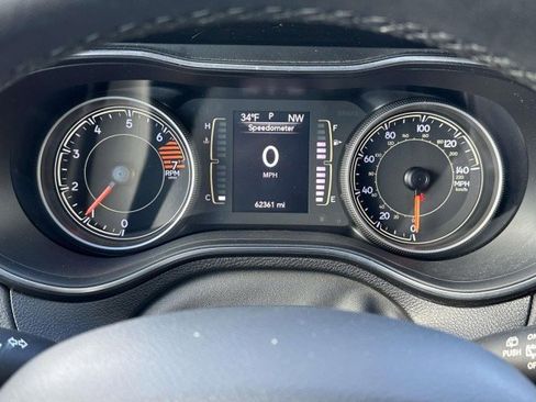 Used 2020 Jeep Cherokee Latitude Plus image 27