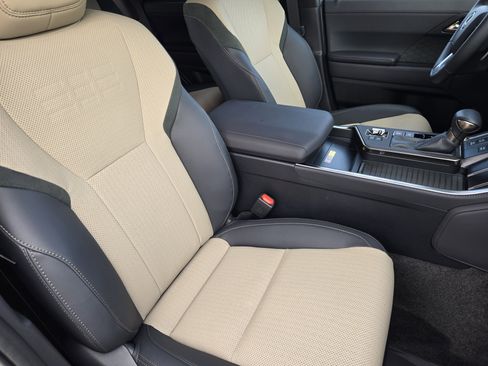 Used 2025 Lexus GX 550 image 19