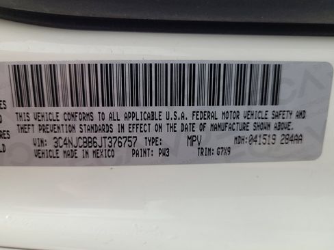 Used 2018 Jeep Compass Latitude w/ Popular Equipment Group FWD image 33