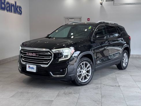 Certified 2022 GMC Terrain SLT AWD/4WD image 2