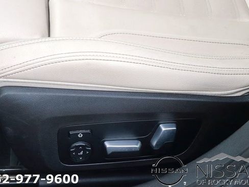 Used 2020 BMW 330i Sedan w/ Convenience Package RWD image 15