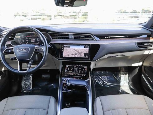 Used 2023 Audi e-tron Premium Plus w/ Premium Plus Package AWD/4WD image 16
