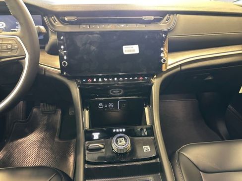 New 2026 Jeep Grand Cherokee Limited w/ Limited Altitude Package AWD/4WD image 12