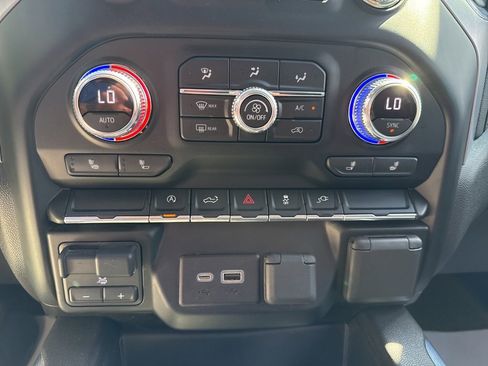 Used 2021 GMC Sierra 1500 Elevation w/ Preferred Package image 19