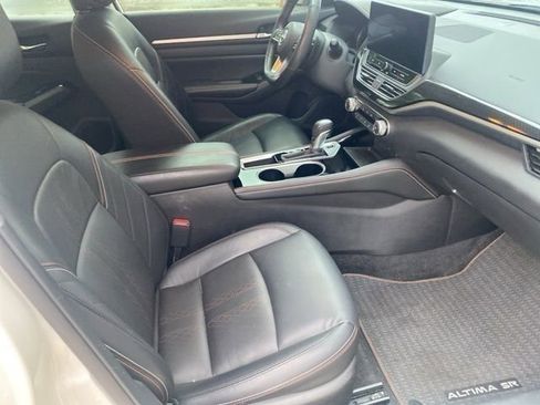 Certified 2024 Nissan Altima 2.5 SR w/ SR Premium Package image 10