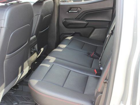 Used 2023 Chevrolet Colorado Z71 image 7