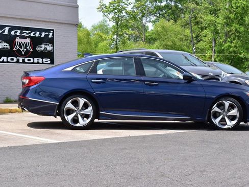 Used 2018 Honda Accord Touring image 4