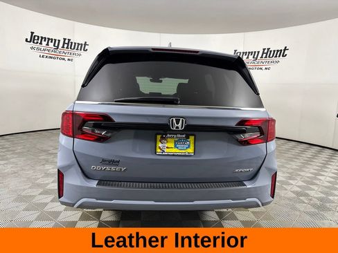 Used 2025 Honda Odyssey Sport-L image 6