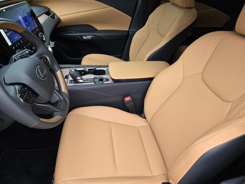 New 2026 Lexus RX 350h AWD/4WD image 5