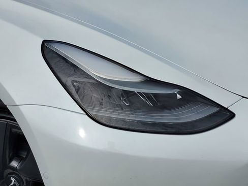 Used 2022 Tesla Model 3 RWD image 10