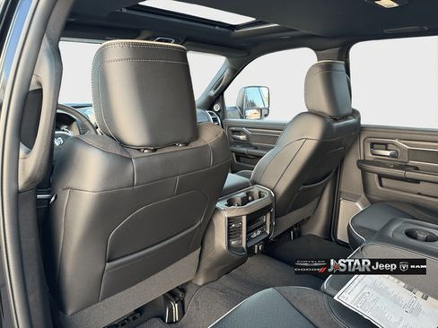 New 2026 RAM 2500 Laramie AWD/4WD image 17