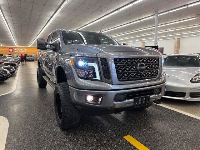 Used 2019 Nissan Titan SV w/ SV Convenience Package AWD/4WD image 4