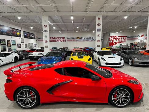 Used 2025 Chevrolet Corvette Stingray Preferred Cpe w/ Z51 Performance Package RWD image 4