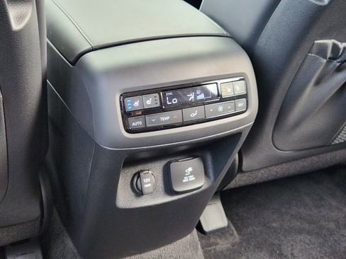 Used 2025 Hyundai Palisade SEL FWD image 23