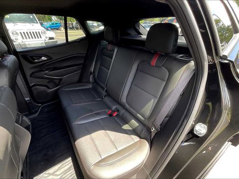 Used 2025 Chevrolet Trax RS w/ Sunroof Package FWD image 24