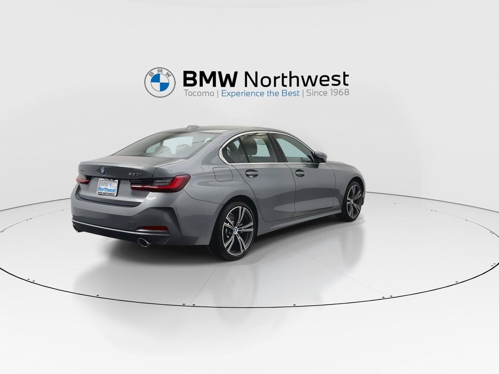 Used 2024 BMW 330i xDrive Sedan w/ Convenience Package AWD/4WD image 3