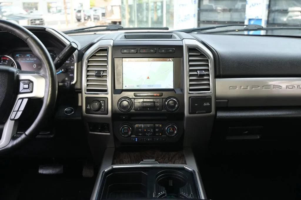 Used 2017 Ford F350 Lariat w/ Lariat Ultimate Package AWD/4WD image 40