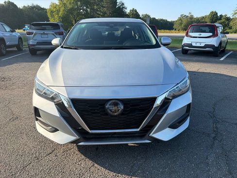 Used 2023 Nissan Sentra SV FWD image 2
