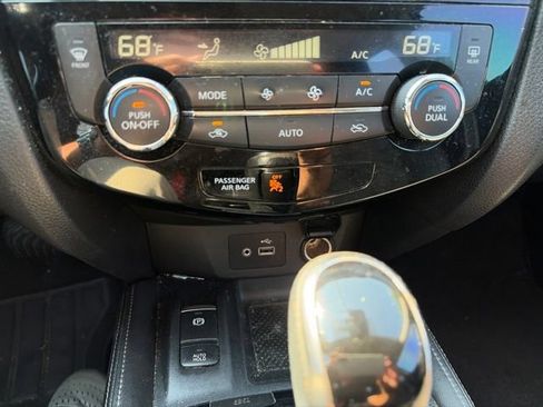 Used 2020 Nissan Rogue Sport SV w/ Technology Package FWD image 33
