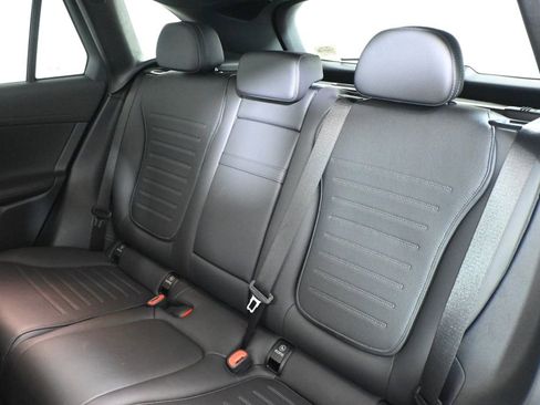 Used 2026 Mercedes-Benz GLC 300 4MATIC image 4