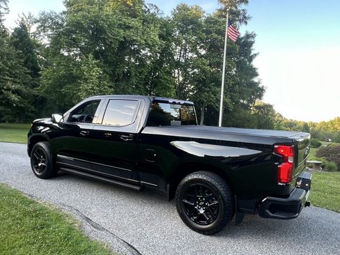 Used 2024 Chevrolet Silverado 1500 High Country w/ Midnight Edition AWD/4WD image 8