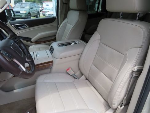 Used 2015 GMC Yukon Denali w/ Premium Package AWD/4WD image 21