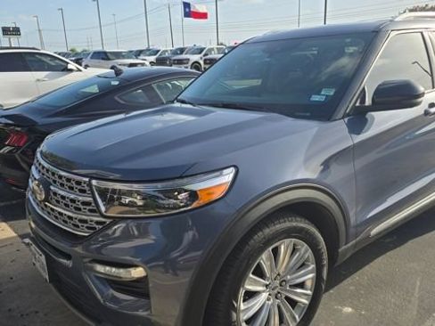 Used 2021 Ford Explorer Limited w/ Equipment Group 301A RWD image 2