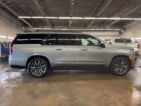 Used 2023 Cadillac Escalade ESV Sport w/ Touring Package AWD/4WD image 7