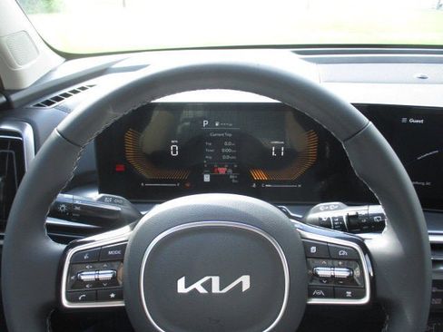 New 2025 Kia Sorento S w/ Panoramic Sunroof Package image 17