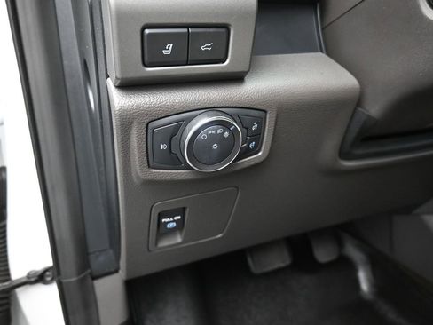 Used 2020 Ford Expedition XLT w/ Equipment Group 202A image 13