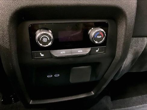 Used 2026 Chevrolet Traverse RS image 34