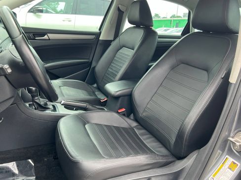 Used 2015 Volkswagen Passat 1.8T SE FWD image 9