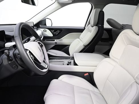 New 2026 Lincoln Aviator Reserve AWD/4WD image 13