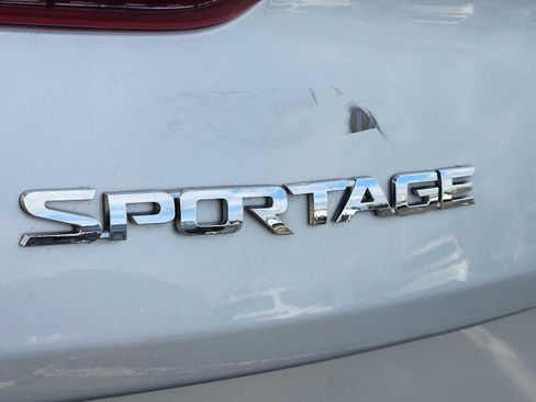Used 2020 Kia Sportage LX image 28