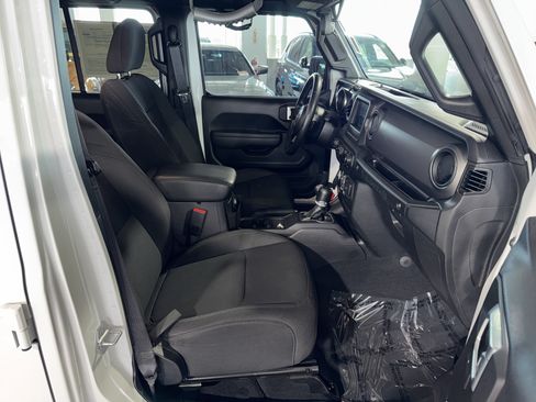 Used 2022 Jeep Wrangler Unlimited Sport AWD/4WD image 10