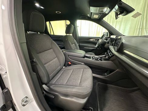 Certified 2024 Chevrolet Traverse LT w/ LPO, Floor Liner Package FWD image 15