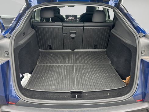 Used 2026 Tesla Model Y Long Range RWD image 19