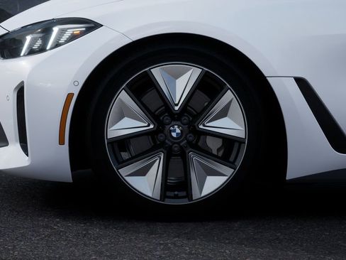 New 2026 BMW i4 eDrive40 image 7