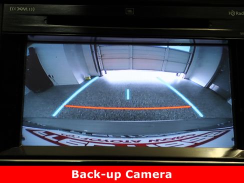 Used 2018 Toyota Avalon Limited image 23