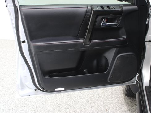 Used 2023 Toyota 4Runner TRD Off-Road Premium w/ Moonroof Package AWD/4WD image 12